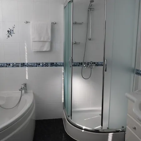 Eva Hotel 2*
