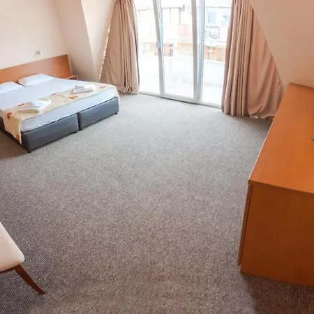 Hotel Eva 2*