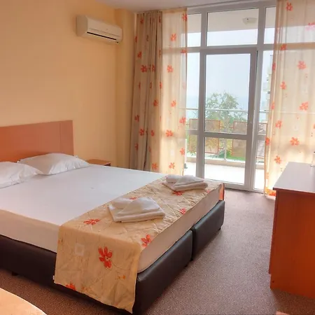 Hotel Eva Ravda