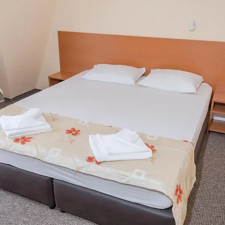 Hotel Eva 2*