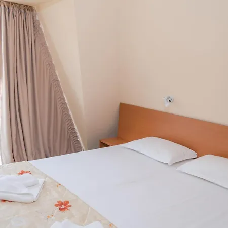 Hotel Eva 2*