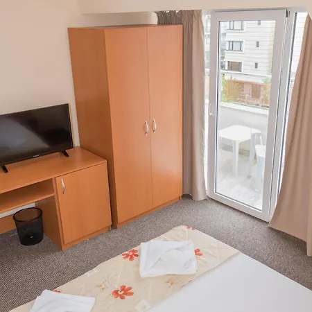 Hotel Eva 2*