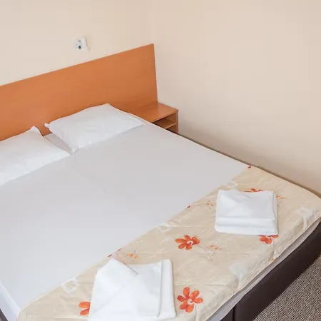 Hotel Eva Ravda