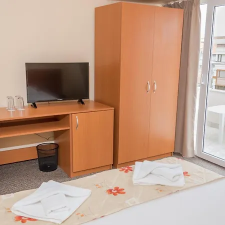 Eva Hotel 2*