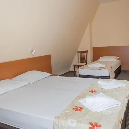 Hotel Eva 2*